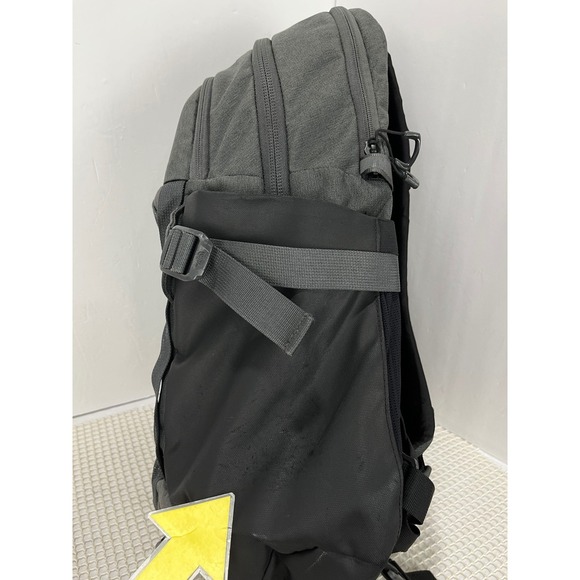 The North Face Recon Backpack Gray Black Travel Bag - Picture 13 of 14